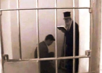 ΣΑΝ ΣΗΜΕΡΑ Ο ΗΡΩΑΣ ΕΥΑΓΟΡΑΣ ΠΑΛΛΗΚΑΡΙΔΗΣ ΑΠΑΓΧΟΝΙΖΕΤΑΙ ΑΠΟ ΤΟΥΣ ΑΓΓΛΟΥΣ ΔΥΝΑΣΤΕΣ…
