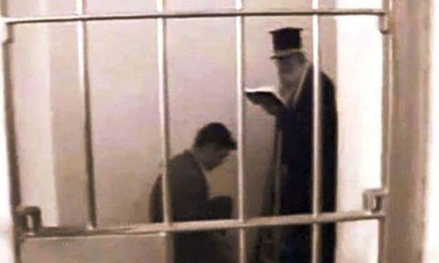ΣΑΝ ΣΗΜΕΡΑ Ο ΗΡΩΑΣ ΕΥΑΓΟΡΑΣ ΠΑΛΛΗΚΑΡΙΔΗΣ ΑΠΑΓΧΟΝΙΖΕΤΑΙ ΑΠΟ ΤΟΥΣ ΑΓΓΛΟΥΣ ΔΥΝΑΣΤΕΣ…