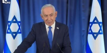 Μήνυμα πολέμου από Νετανιάχου: «Συντρίβουμε Ιράν και Χεζμπολάχ» – κάλεσμα ανατροπής στην Τεχεράνη