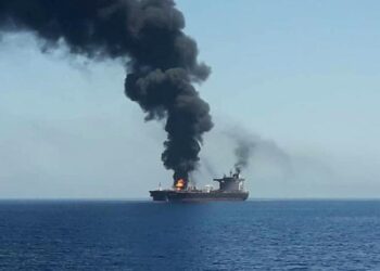 Φρουροί της Επανάστασης: «Τα Στενά του Ορμούζ είναι κλειστά – Θα κάψουμε κάθε πλοίο που θα επιχειρήσει να περάσει»
