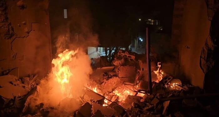 Σκηνές «Αποκάλυψης» από νυχτερινό βομβαρδισμό του Ισραήλ