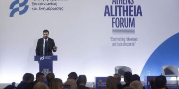 Κίνημα 21: «Πόλεμος κατά των Fake News» ή Πόλεμος κατά της Αλήθειας; — Η Κυβέρνηση που Ξοδεύει Εκατομμύρια για να Σιτίζει Τρολ και ΜΜΕ, Τώρα Θέλει να Φιμώσει Όποιον Αντιστέκεται!