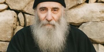 Θα βλέπεις στον ουρανό να σχηματίζονται διάφορα σημεία και τέρατα και θα σας τα παρουσιάζουν ως σημεία του Θεού, αλλά θα είναι του δαίμονα.