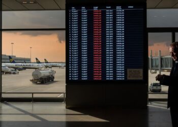 Ryanair: «Δεν ξέρουμε αν θα έχουμε καύσιμα τον Ιούνιο – Ο επιβάτης δεν δικαιούται αποζημίωση για ακυρώσεις»