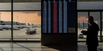 Ryanair: «Δεν ξέρουμε αν θα έχουμε καύσιμα τον Ιούνιο – Ο επιβάτης δεν δικαιούται αποζημίωση για ακυρώσεις»