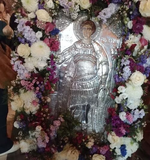 φώτο ο Άγιος Γεώργιος στου Μακρυγιάννη κάτω από την Ακρόπολη των Αθηνών ...σήμερα το πρωί ανήμερα της γιορτής του