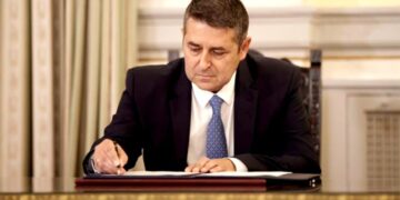 Στη ΜΕΘ με εγκεφαλικό ανεύρυσμα ο Γιώργος Μυλωνάκης – Διασωληνωμένος σε κρίσιμη κατάσταση