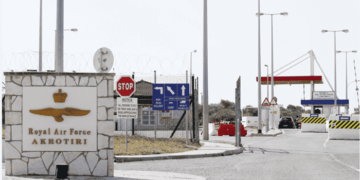 ΑΡΘΡΟ ΦΑΝΟΥΛΑΣ ΑΡΓΥΡΟΥ: Η «καλή θέληση των Κυπρίων» είναι που διατηρεί την ανύπαρκτη «κυριαρχία» των βρετανικών στρατιωτικών Bάσεων!