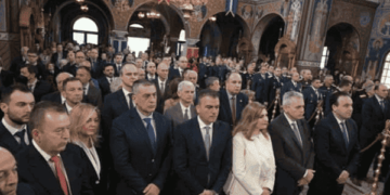ΝΑ ΕΝΑΣ ΠΑΠΑΣ ΠΟΥ ΣΗΚΩΣΕ ΛΑΒΑΡΟ ΕΠΑΝΑΣΤΑΣΗΣ ..
