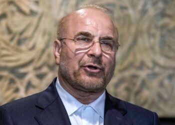 Κόκκινος συναγερμός στο Ορμούζ: Ιράν προς Τραμπ – «Οι απειλές σου δεν μας πτοούν, θα πολεμήσουμε»