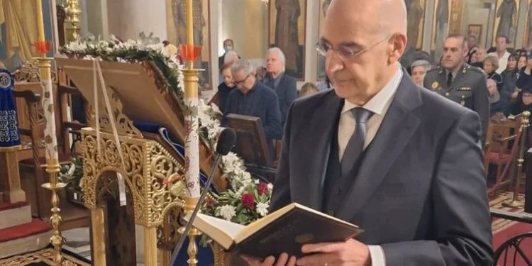Ο σοδομονομίτης Νίκος Δένδιας απήγγελε το «Άσπιλε, αμόλυντε» σε Ναό της Αθήνας!