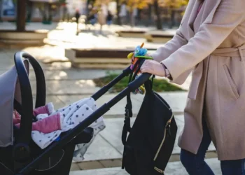 Δημογραφικό – Ελλάδα: «Ειδικοί» προτείνουν 700.000 έξτρα μετανάστες – Ξεδιάντροπα μιλούν για αντικατάσταση Ελλήνων και το βαφτίζουν «μονόδρομο»!