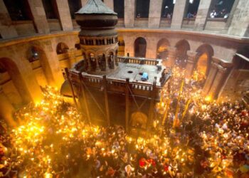 Δημήτριος Νικ. Δασκαλάκης : Η αφή του Αγίου Φωτός: Ένα διαρκές θαύμα