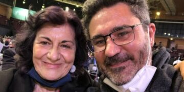 Νεκρός ξαφνικά από ανακοπή καρδιάς ο γιος της Θεανώς Φωτίου – Δεν είχε κανένα πρόβλημα υγείας και έφυγε αιφνίδια σε ηλικία 48 ετών