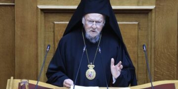 Ν.ΔΑΠΕΡΓΟΛΑΣ, “ΟΜΟΦΡΟΝΕΣ ΚΑΙ ΣΥΝΟΔΟΙΠΟΡΟΙ ΣΤΗΝ…ΣΩΣΤΗ ΠΛΕΥΡΑ ΤΗΣ ΙΣΤΟΡΙΑΣ”