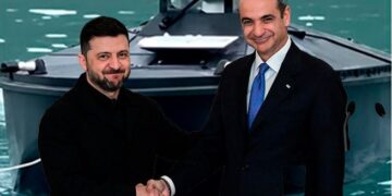 Η Ελλάδα ζητά εξηγήσεις από την Ουκρανία για το οπλισμένο USV στη Λευκάδα. Ρώσοι αξιωματούχοι υποστήριξαν ότι το USV στόχευε ρωσικό τάνκερ νότια της Πελοποννήσου
