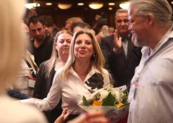 ΜΑΡΙΑ ΦΑΤΟΥΣ ΤΑ ΣΩΘΙΚΑ . ΜΕ ΟΠΟΙΟΝ ΤΡΟΠΟ . ΟΣΟ ΜΠΟΡΕΙΣ . ΟΣΟ ΑΝΤΕΧΕΙΣ .