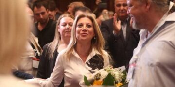 ΜΑΡΙΑ ΦΑΤΟΥΣ ΤΑ ΣΩΘΙΚΑ . ΜΕ ΟΠΟΙΟΝ ΤΡΟΠΟ . ΟΣΟ ΜΠΟΡΕΙΣ . ΟΣΟ ΑΝΤΕΧΕΙΣ .
