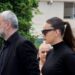 Οι συγκινητικοί επικήδειοι στην κηδεία της Γωγώς Μαστροκώστα από τον σύζυγό της Τραϊανό Δέλλα και την κόρη τους, Βικτώρια.…