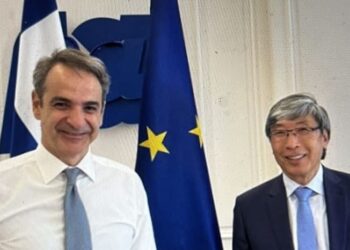 Dr. Patrick Soon-Shiong [Anktiva] Aξιοποιεί το ανοσοποιητικό σύστημα του σώματος για να καταστρέψει τους καρκινικούς όγκους. Ο ίδιος πιστεύει ότι τα εμβόλια COVID-19 εκτόξευσαν τους καρκίνους