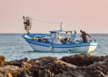 ΞΥΠΝΑΤΕ! Θέλουν να μας Πεθάνουν από την Πείνα – Η Κομισιόν θα Επιτρέπει Μόνο 27 Ημέρες Αλιείας Ετησίως;