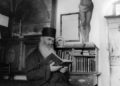 Ὁ ἄνθρωπος αὐτός καί οἱ ὁμόφρονες μέ αὐτόν νοσοῦν πλάνη οἰκτρά.