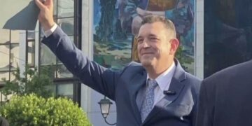 ΜΕ ΔΙΕΓΡΑΨΑΝ, ΜΕ ΠΟΛΕΜΗΣΑΝ, ΑΛΛΑ ΔΕΝ ΚΑΤΑΦΕΡΑΝ ΝΑ ΜΕ ΣΤΑΜΑΤΗΣΟΥΝ – Ο ΑΓΩΝΑΣ ΠΟΥ ΞΕΚΙΝΗΣΕ ΜΕ ΜΙΑ ΔΙΑΓΡΑΦΗ… ΕΓΙΝΕ ΚΙΝΗΜΑ ΤΩΡΑ ΞΥΠΝΑ Ο ΛΑΟΣ!