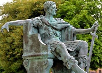 ΝΙΚΗΤΑΣ ΑΠΟΣΤΟΛΟΥ: Ο ΜΕΓΑΣ ΚΩΝΣΤΑΝΤΙΝΟΣ ΩΣ ΙΣΤΟΡΙΚΗ ΜΟΡΦΗ