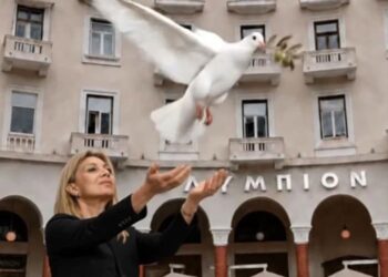 Γεώργιος Αποστολάκης: Κόμμα «Καρυστιανού»: δημοκρατική επανάσταση ή ηθικό προσωπείο του παλιού συστήματος;