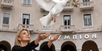 Γεώργιος Αποστολάκης: Κόμμα «Καρυστιανού»: δημοκρατική επανάσταση ή ηθικό προσωπείο του παλιού συστήματος;