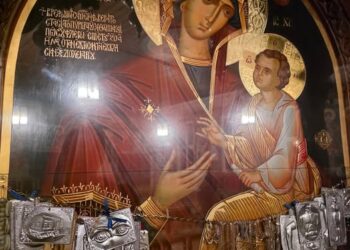 Αληθινό γεγονός: Κάθε φορά που με έβλεπε η κόρη μου η Σ. να απαγγέλω τους Χαιρετισμούς με κοίταγε περίεργα.