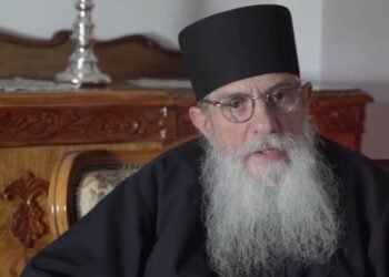 Μια υπενθύμιση επειδή έχουν σεληνιαστεί με τις νέες ταυτότητες…