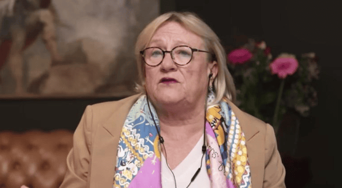 Κάθριν Όστιν Φιτς: «Η Μάχη στην Ουάσινγκτον Γίνεται για το ποιος θα Διοικεί αυτό το (Θηριώδες) Ψηφιακό Σύστημα & το ποιος θα Επωφελεί από Αυτό»