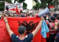 Οι Αλβανοί διώχνουν τους Εβραίους από τη Χώρα τους