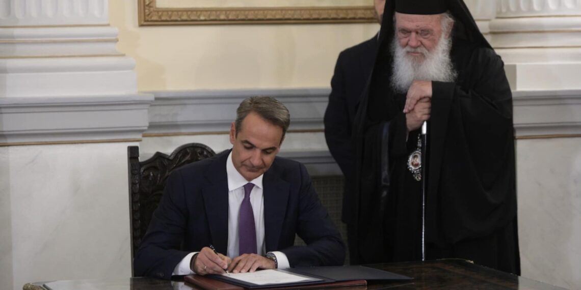 Νικήτας Αποστόλου: 300.000 ευρώ τον μήνα στους Μητροπολίτες – Η σιωπή τους εξαγοράστηκε ή η μαρτυρία τους πουλήθηκε;
