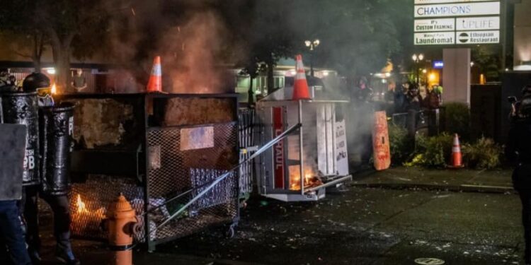 «Δεν μπορώ να αναπνεύσω» – Οι ζωές των Ευρωπαίων δεν έχουν σημασία – Οι μετανάστες σκορπούν χάος, αλλά έρχεται ολική ανατροπή