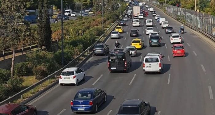 700.000 Έλληνες θα χάσουν τα αυτοκίνητά τους την επόμενη 5ετία λόγω «νέων κανονισμών περιβάλλοντος» Εξοντώνουν τους φτωχούς