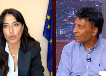 Κόντρα Λατινοπούλου-Παϊτέρη on air: «Γύφτους τους έλεγα και θα τους λέω» – «Έχετε γύφτικη ομορφιά, μήπως η μητέρα σας αγόρασε χαλί από γύφτο και δεν το πλήρωσε;»