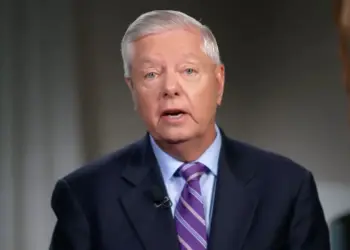 Γερουσιαστής Lindsey Graham Οι ειρηνευτικές συνομιλίες με το Ιράν θα αποτύχουν και ο Τrump θα καταλάβει το Στενό του Hormuz με τη βία