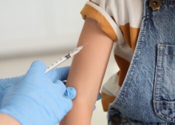 Σχεδόν 1 στους 4 Καναδούς έχει Αρνηθεί να Κάνει τα Εμβόλια, Σύμφωνα με Έρευνα