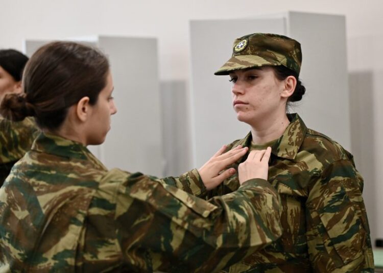 ΣΤΟ ΣΤΡΑΤΟ ΟΙ ΠΡΩΤΕΣ ΕΘΕΛΟΝΤΡΙΕΣ ΓΥΝΑΙΚΕΣ, ΠΑΡΟΥΣΙΑΣΤΗΚΑΝ ΣΤΟ ΚΕΝ ΛΑΜΙΑΣ (ΚΕΥΠ) (ΥΠ.ΕΘΝ.ΑΜΥΝΑΣ/EUROKINISSI)