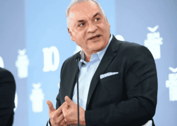 Μας σερβίρουν μεταλλαγμένα χωρίς ταμπέλες: Το ηχηρό «όχι» Κεφαλογιάννη που έσπασε την κομματική γραμμή και έκανε άνω-κάτω την κυβέρνηση