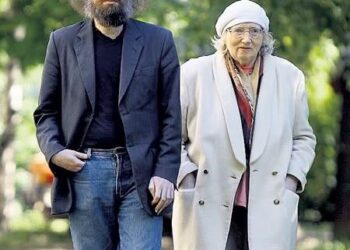 ΄Ελυσε το μεγαλύτερο μαθηματικό πρόβλημα. Αρνήθηκε 1.000.000 δολάρια. Είπε όχι στο μετάλλιο Fields. Αποχώρησε από το Πρίνστον και το Στάνφορντ. Και… πήγε να μαζέψει μανιτάρια…