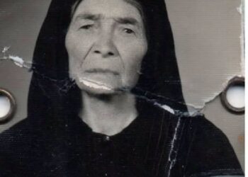 Δέν θά τά βάλω μέ τόν Θεό. Ποιά εἶμαι ἐγώ; Ἔτσι ἤθελε ὁ Θεός… Μέσα ἀπό τόν πόνο καί τήν προσευχή ἡ γιαγιά ἐξαϋλώθηκε.