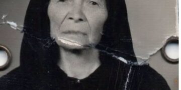 Δέν θά τά βάλω μέ τόν Θεό. Ποιά εἶμαι ἐγώ; Ἔτσι ἤθελε ὁ Θεός… Μέσα ἀπό τόν πόνο καί τήν προσευχή ἡ γιαγιά ἐξαϋλώθηκε.