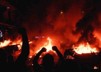 Πύρινος Λόγιος: Φωτιά που γεννά φωτιά!