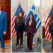 Από οντισιόν τους περνάει, από συνέντευξη τους περνάει η πρέσβειρα των ΗΠΑ;;