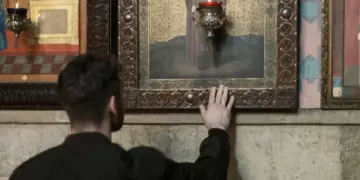 Βλέπουν οι νέοι μας την Ορθοδοξία σαν… ούφο; – Απαντήσεις στους ισχυρισμούς του π. Βασιλείου Θερμού