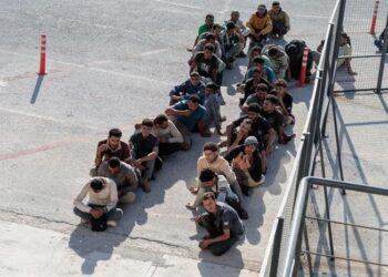 ΚΥΡΙΟΣ ΜΑΞΙΜΟΣ Επίδειξη ανθρωπιάς με δωρεάν δικηγόρους για τους παράνομους μετανάστες!