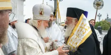 Αντιδράσεις για τη μεταφορά του λειψάνου του Αγίου Σπυρίδωνα στη Μόσχα από τον Μητροπολίτη Κερκύρας